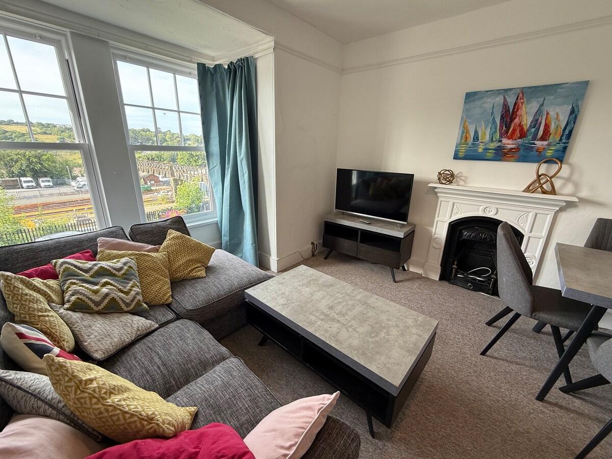 Cornwall Explorer's Base 2 Bed City Apt2